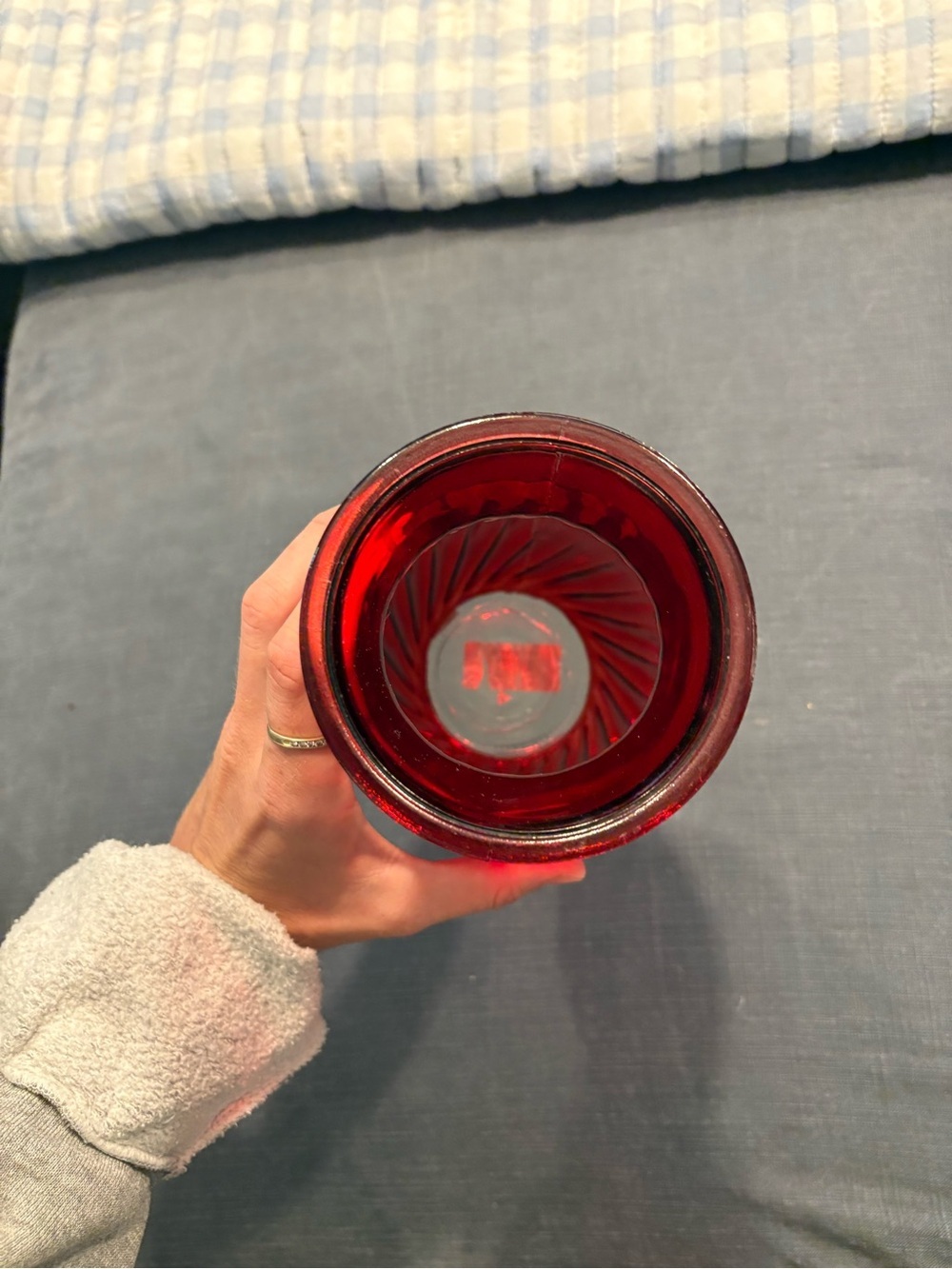 Red Glass Ribbed Vase - Unbranded - Picture 2 of 6